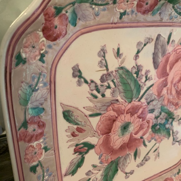 Decorative Square-shaped Ceramic Plate with Roses - Picture 4 of 5